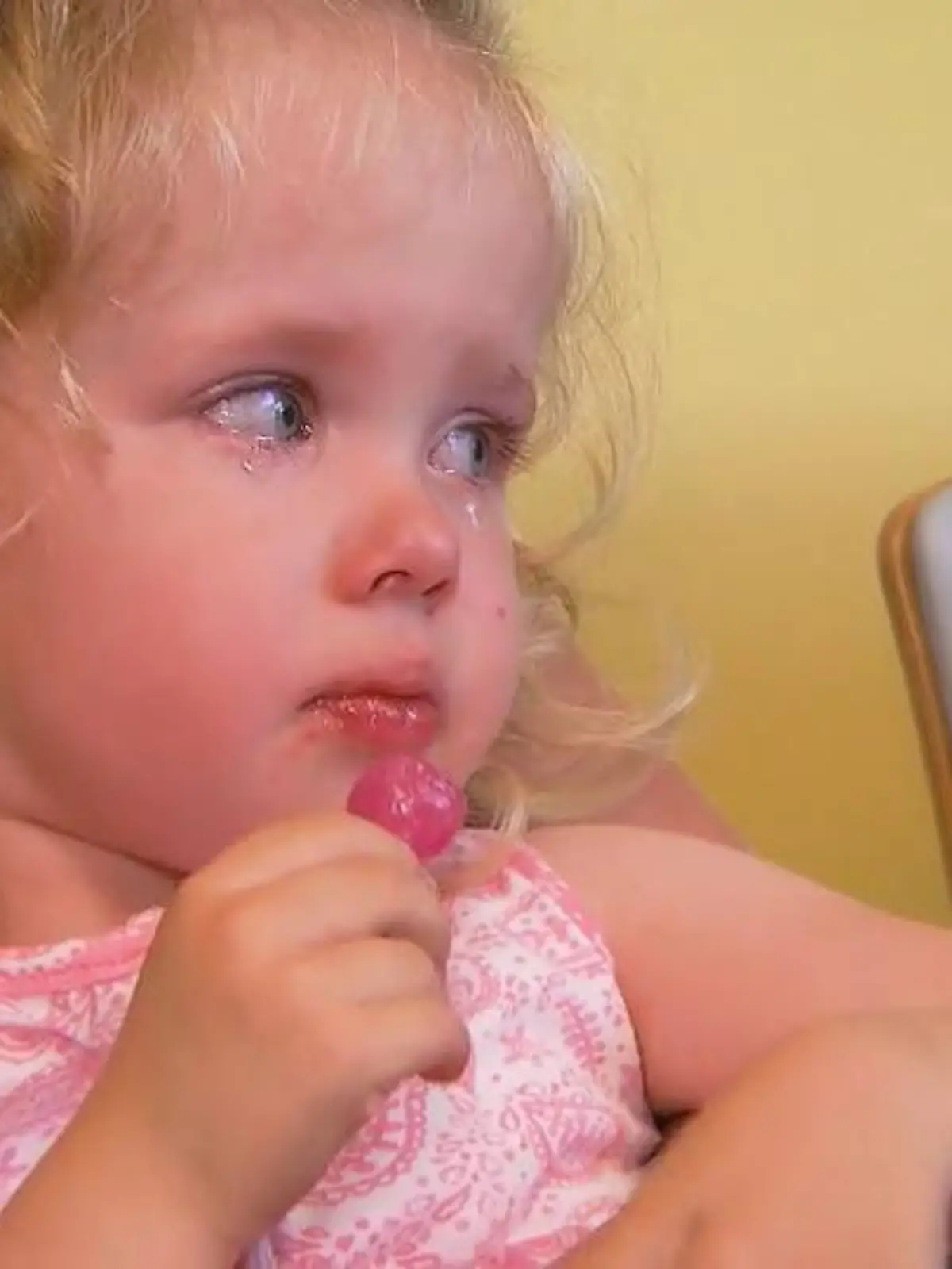 Bild zu: "Die kleine Luisa wird geimpft"