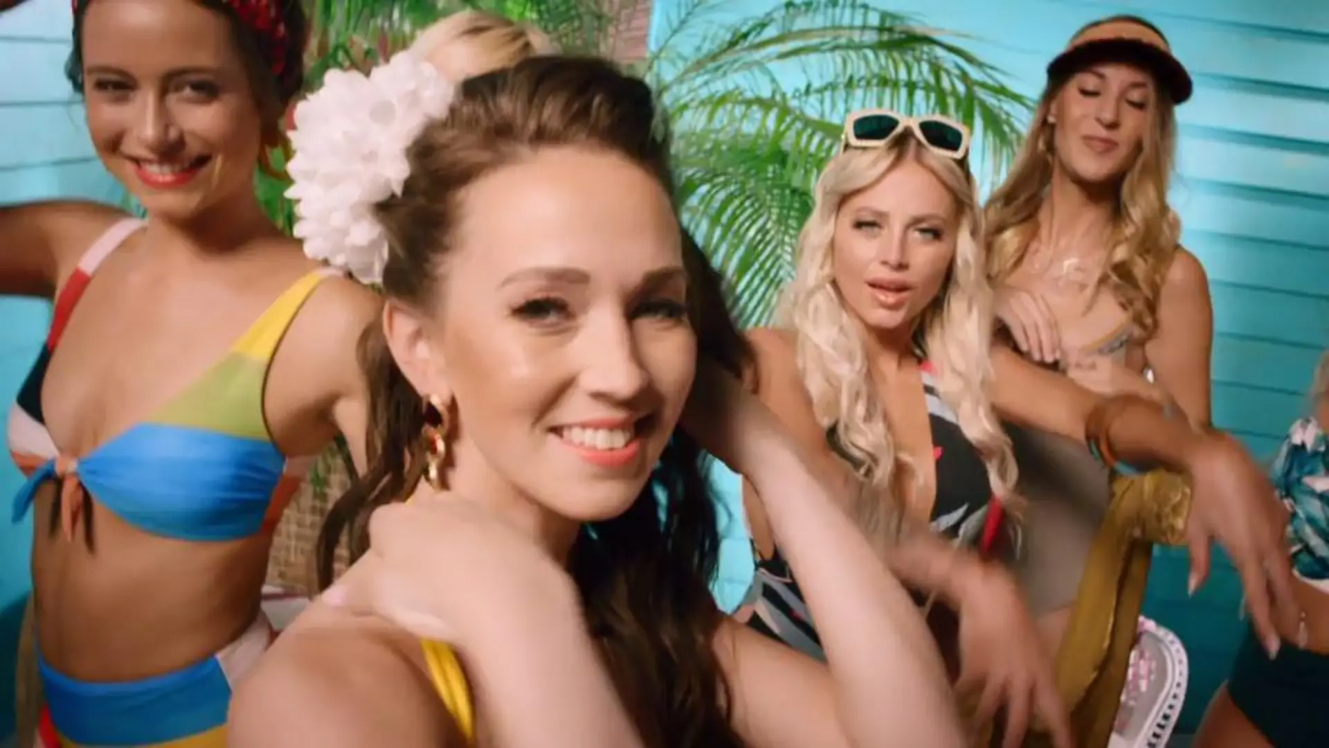 So heiß sind die Bachelor-Ladys Werft einen Blick auf die Frauen
