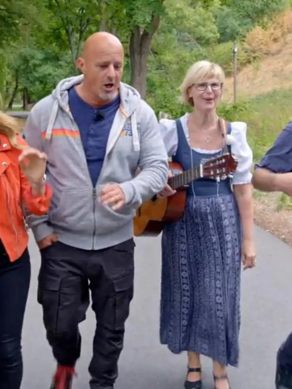 Bild zu: "Detlef und Panagiota starten das Gesangstraining"