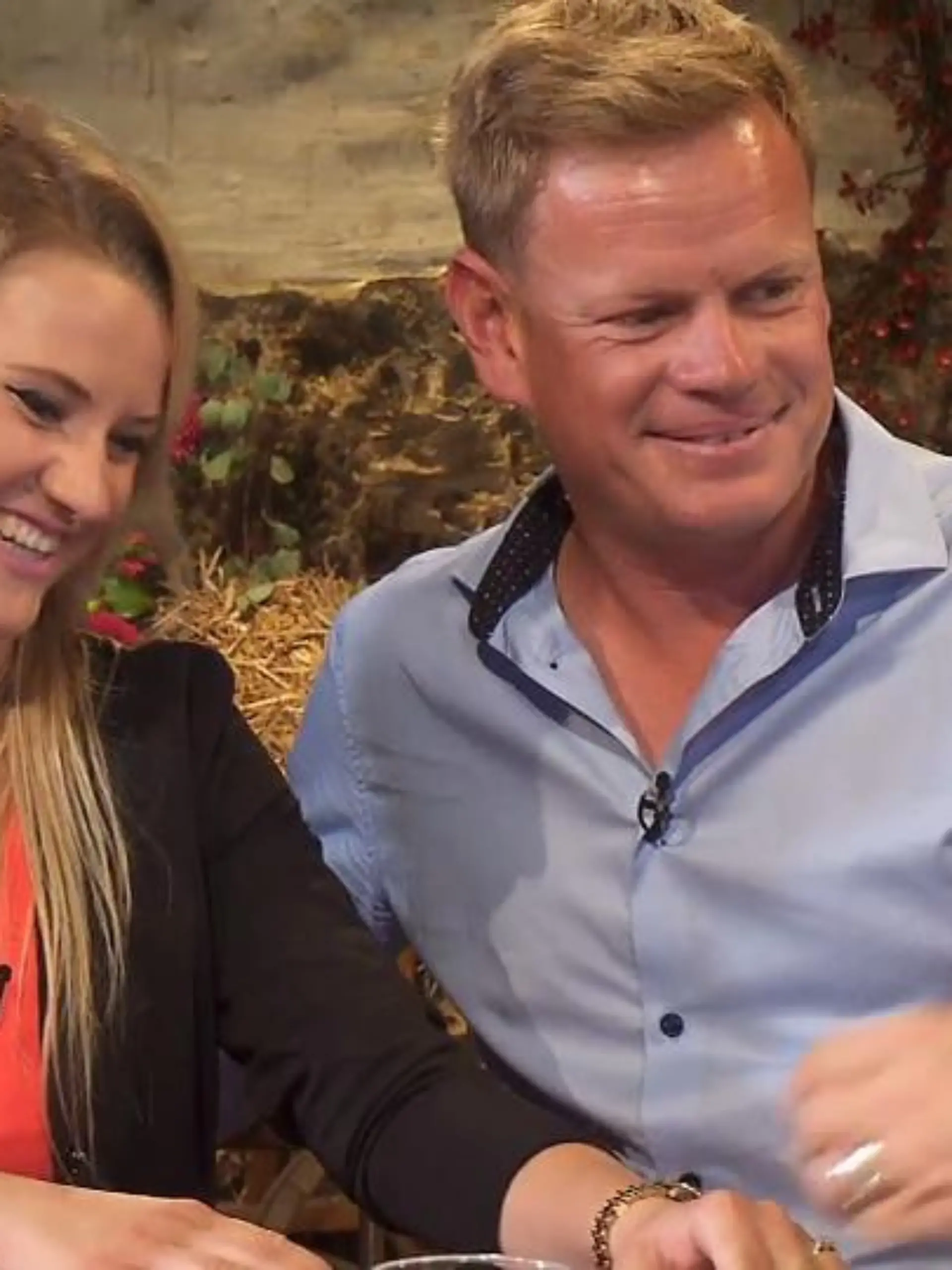 Bild zu: "Yeah! Jörn und Oliwia haben sich verlobt"