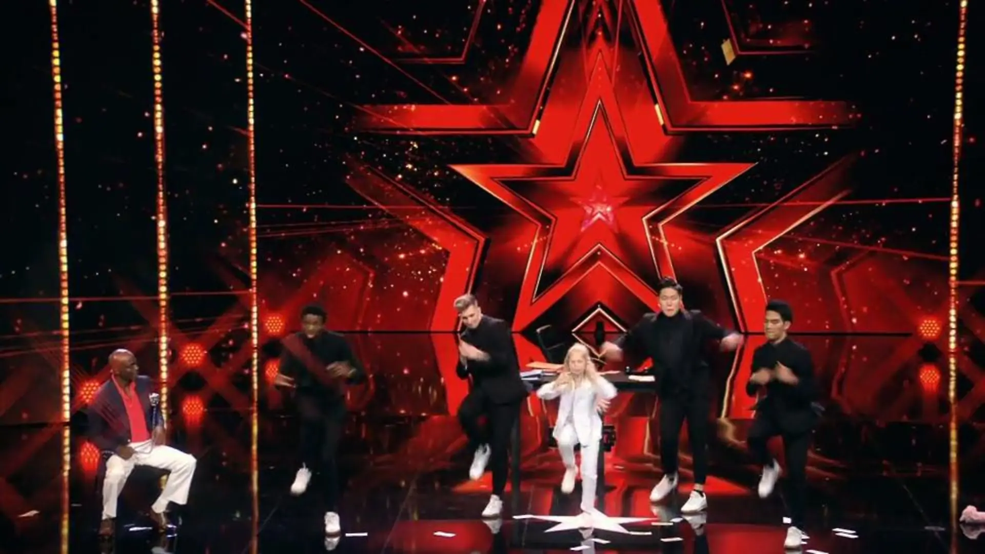 Jona trickst die Jury aus Das Supertalent 2018: Show 11
