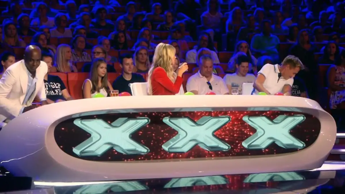 Dieter und Bruce flüchten vor Sylvie "Wollen wir küssen?"