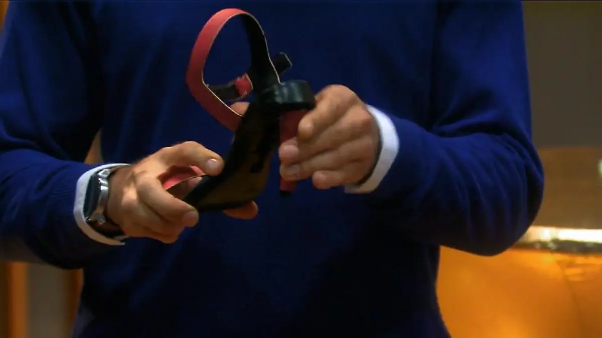 Mit einem Klicken vom High Heel zur Sandale "Heelena" verbindet Mode und Technik