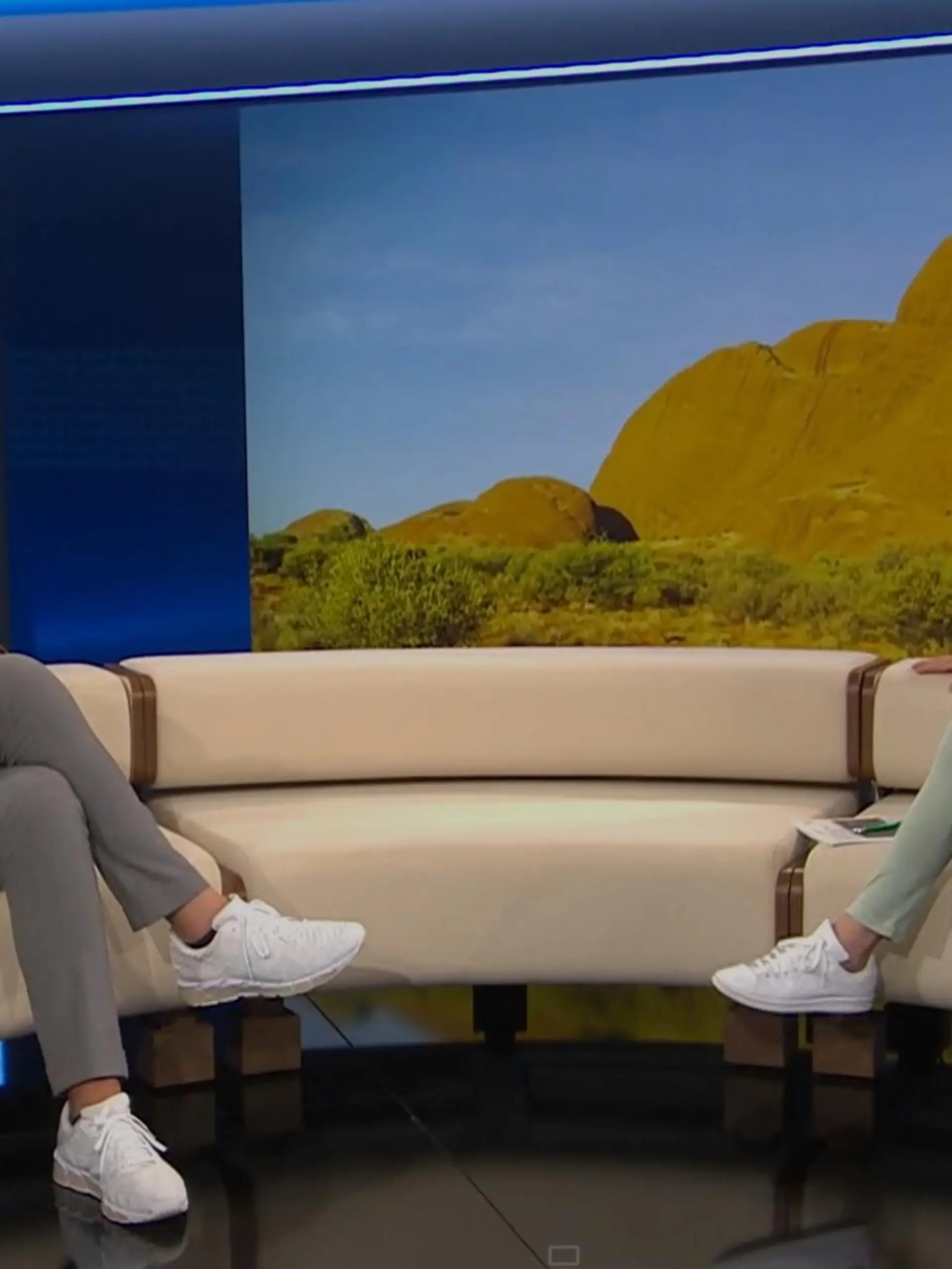 Nia Künzer (li.) in der ARD-Sportschau mit Moderator Claus Lufen.