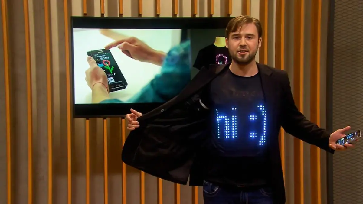 Diese Technologie ist ein wahrer Hingucker Das app-gesteuerte LED-T-Shirt