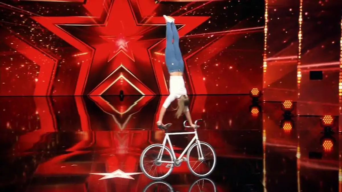 Viola beherrscht das Rad wie keine Andere Das Supertalent 2018: Show 9