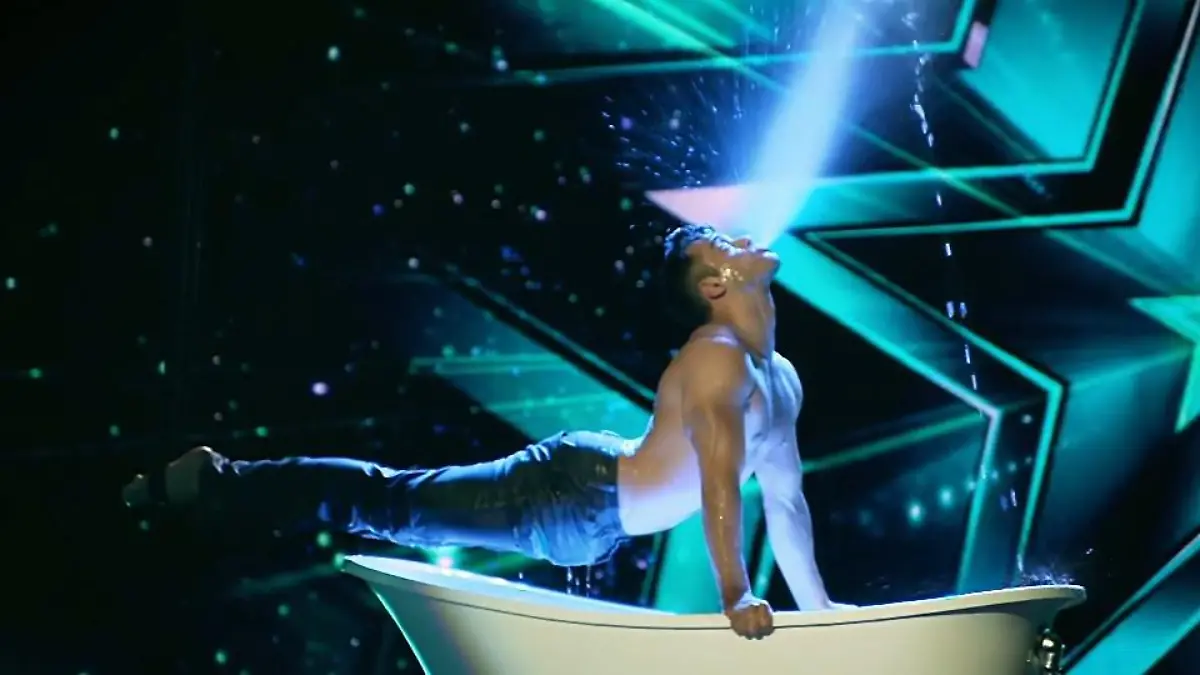 Nackter Wasser-Spaß mit David O'mer Das Supertalent 2018: Show 8