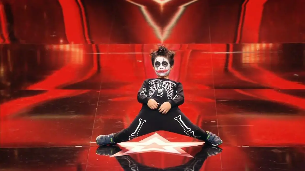 Der 5-jährige Noah zeigt einen Monsterauftritt Das Supertalent 2018: Show 8
