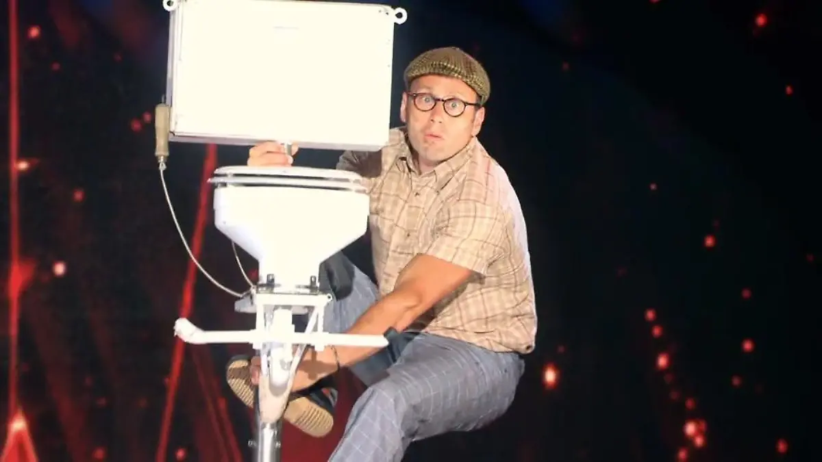 Noah Chornys Toiletten-Nummer ist völlig neu Das Supertalent 2018: Show 8