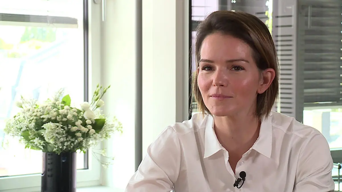 Lana Jansen ist eine weibliche Führungskraft.