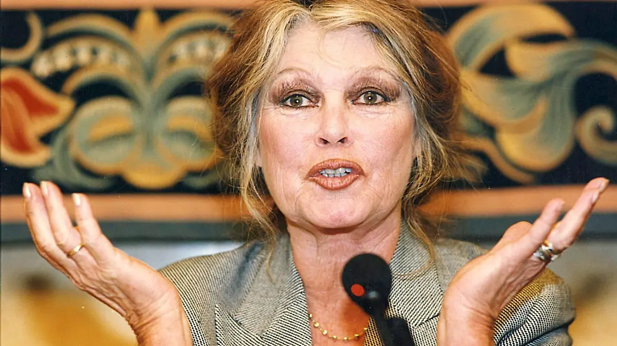 Die frühere französische Schauspielerin und Tierschützerin Brigitte Bardot, aufgenommen am 23. Oktober 1996 in Paris. Photo: PHOTOPQR/LE PARISIEN/CAROLE AMAR/MAXPPP