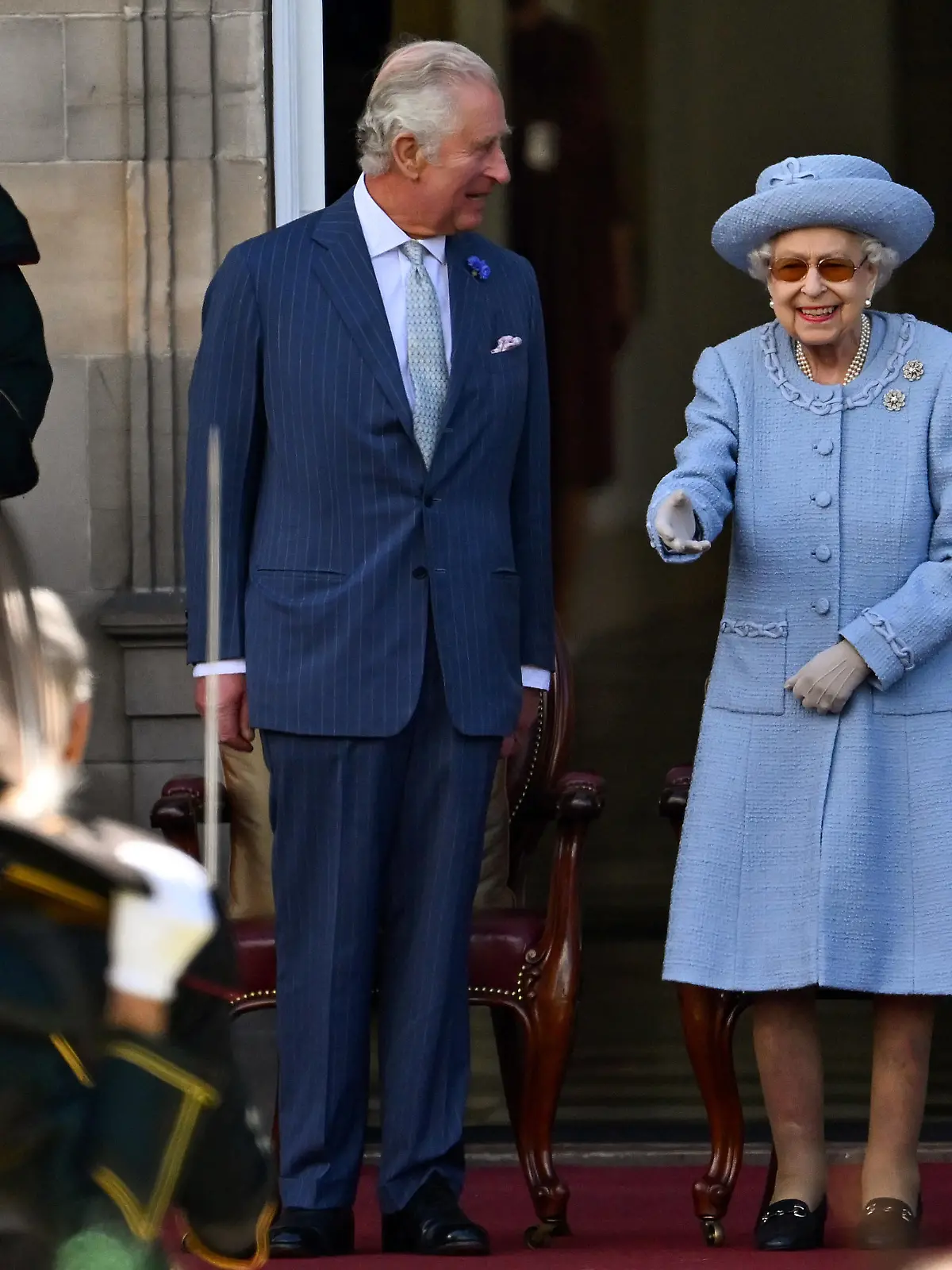 EDINBURGH, SCOTLAND - JUNE 30: Queen Elizabeth II attends the Royal Company of Archers Reddendo Parade in the gardens of the Palace of Holyroodhouse on June 30, 2022 in Edinburgh, United Kingdom. Members of the Royal Family are spending a Royal Week in Scotland, carrying out a number of engagements between Monday June 27 and Friday July 01, 2022. (Photo by Jeff J Mitchell/Getty Images)