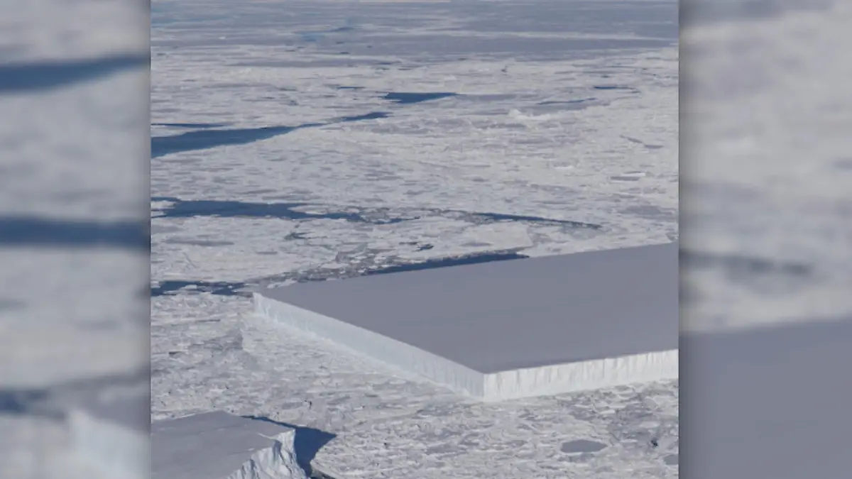 Quadrat-Eisberg: NASA entdeckt das Phänomen Mega Eiswürfel in der Antarktis