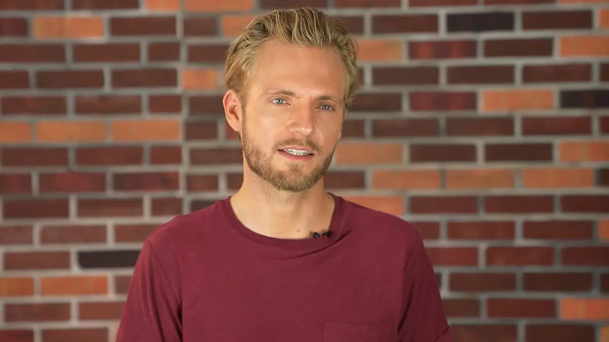 Der GZSZ-Schauspieler verkündet persönliche Sommerpause Auf Wiedersehen, Niklas Osterloh!