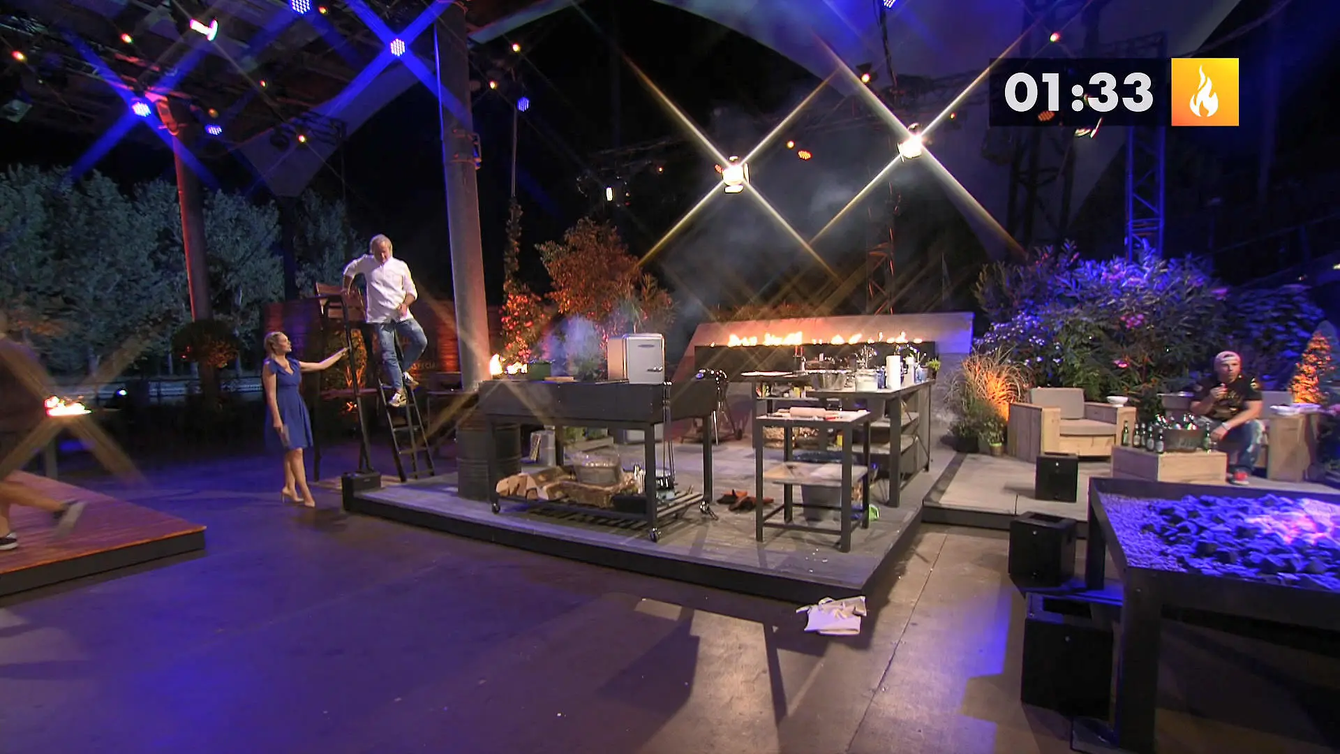 Beim Hauptgang geht es am Ende hecktisch zu Oliver Pocher und Steffen Henssler geben Vollgas