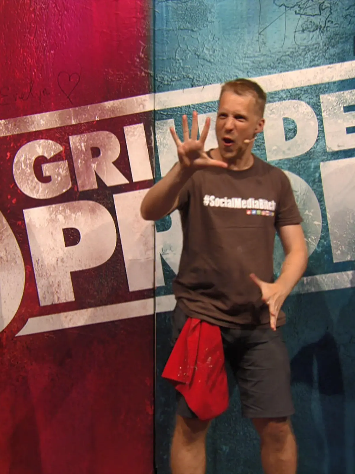 Bild zu: "Henssler und Pocher warten gespannt auf die Punkte"