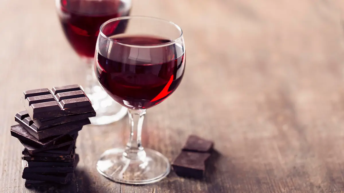 Abnehmen mit Schokolade und Wein? Die Sirtfood-Diät macht's möglich