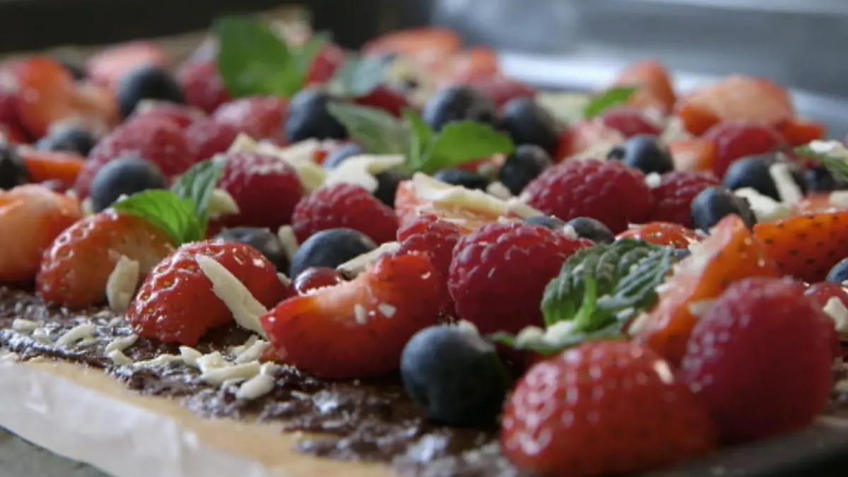 Lieblingsgericht: Süße Schoko-Pizza mit Früchten Videoanleitung zum Nachkochen