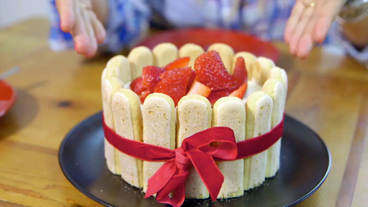 Diesen Kuchen schaffen auch Backmuffel Einfacher Muttertagskuchen