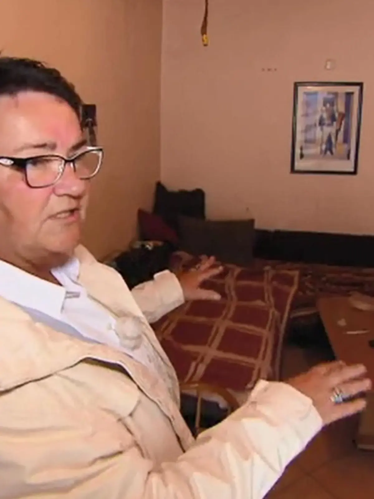 Bild zu: "Carola ist überrascht, wie viel Tina mit ihren Hunden teilt"