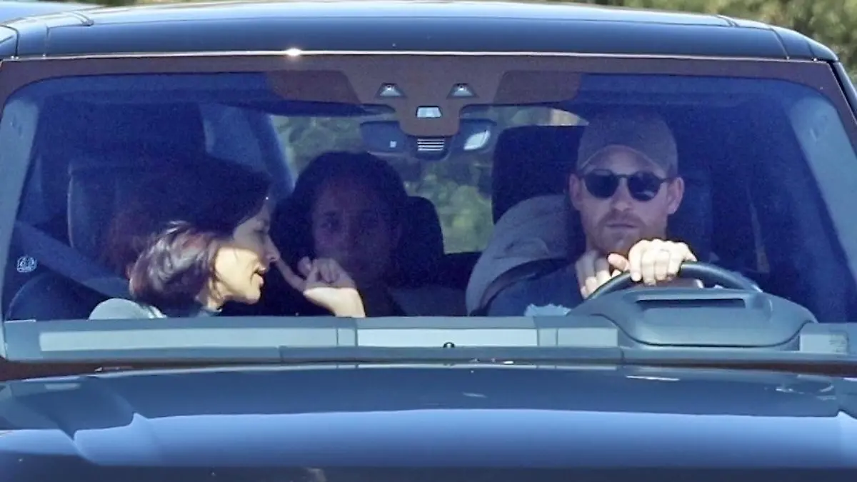 Santa Barbara, CA - *PREMIUM-EXCLUSIVE* - **WEB EMBARGO UNTIL 4:50 PM ET on June 28, 2022** Is Harry and Meghan planning another tell all Oprah special? The couple was seen heading to Oprah?s massive Montecito mansion over the weekend with their security trailing close behind them, where they spent over an hour at the talk host?s home. Harry was seen taking the wheel of his Range Rover for the short ride to the house, Oprah is after all their neighbor, with Meghan riding in the back seat and Archewell Chief Operating Officer Mandana Dayani riding in the front next to Harry.
The couples bombshell interview with Oprah aired on March 7, 2021 after the couple left England and began settling into life as private citizens in the US. Meghan was pregnant with their daughter at the time. Viewers were plugged into the special worldwide and early ratings showed it pulled in 17.1 million viewers. The couple dropped some incredible bombshells during the two-hour primetime interview including that the couple had actually married three days before their May 19, 2018 wedding. Meghan also reveled that it was Kate who had made her cry not the other way around. The former Suits star revealed Kate made her cry, a few days before the wedding over something to do with the bridesmaids dresses. The couple also reveled that their son Archie was not offered a royal title or security.
Perhaps most shocking of all however was the couple?s revelation that one royal family member had expressed concerns over how dark the color of Archie?s skin would be. Given the huge success of the original special and everything that the couple has been through since the airing, are they planning another tell all with the media mogul?
Pictured: Prince Harry, Meghan Markle, Mandana Dayani
BACKGRID USA 27 JUNE 2022
USA: +1 310 798 9111 / usasales@backgrid.com
UK: +44 208 344 2007 / uksales@backgrid.com
*UK Clients - Pictures Containing Children
Please Pixelate Face Prior To Publication*