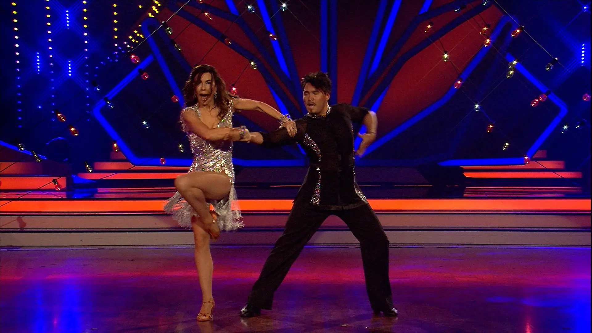 Judith & Erich tanzen Salsa zu "Salsa" Let's Dance 2018: Finale