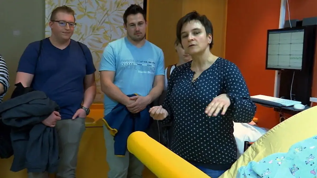 Katrin Reif hat viele Infos für werdende Eltern Rundgang auf der Geburtsstation