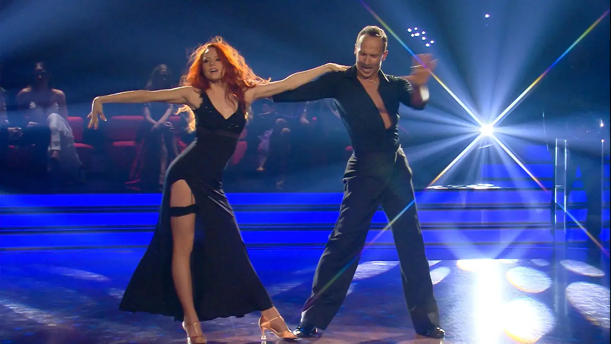 Barbara Meier tanzt die Rumba wie ein Panther Let’s Dance 2018: Halbfinale