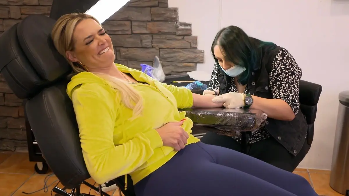 Autsch, da muss Daniela Katzenberger sich echt ganz schön zusammenreißen.