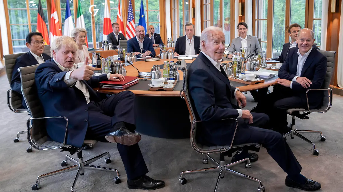 June 28, 2022, Schloss Elmau, Germany: British Prime Minster Boris Johnson gives a thumbs up joining Japan Prime Minister Fumio Kishida, Ursula von der Leyen, President European Commission, Charles Michel President EuropeanäCouncil, Italian Prime Minister Mario Draghi, Prime Minister Justin Trudeau, French President Emmanuel Macron, German Chancellor Olaf Scholz, and US President Joe Biden for a G7 working session in Schloss Elmau on Tuesday, June 28, 2022. Schloss Elmau Germany PUBLICATIONxINxGERxSUIxAUTxONLY - ZUMAc35_ 20220628_zaf_c35_005 Copyright: xPaulxChiassonx 