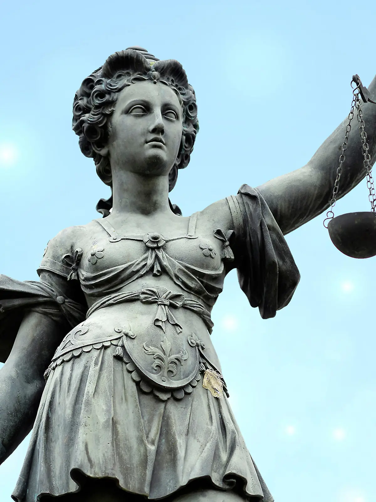 Symbolfoto Justitia mit Waage und Schwert Justitia, Lady Justice with balance and sword BLWS545910 Copyright: xblickwinkel/McPHOTOx 