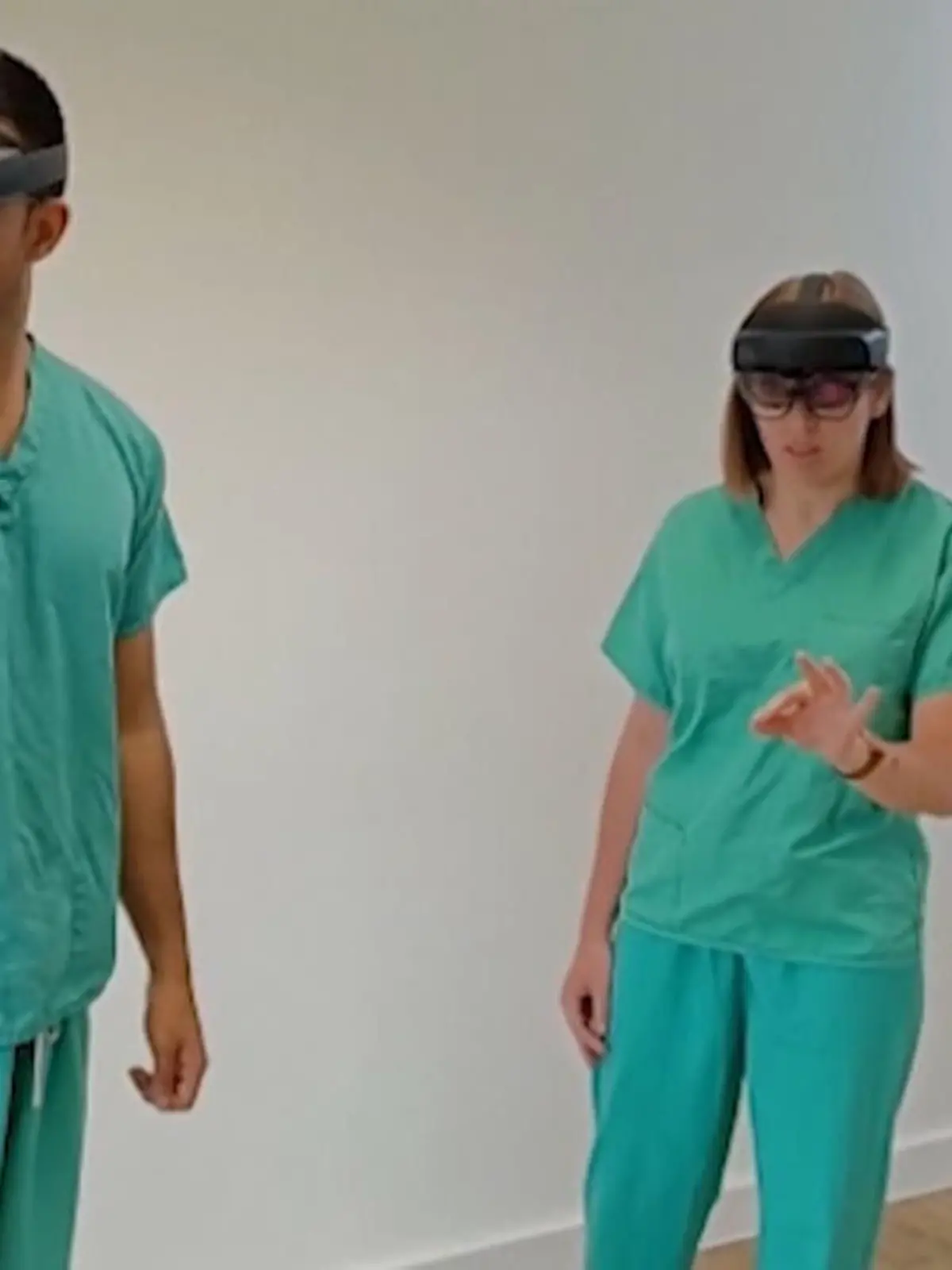 Als Medizin-Student einen Patienten am offenen Herzen operieren? In den meisten Krankenhäusern vermutlich keine gute Idee. Doch mit dieser Erfindung, die aktuell an der britischen Cambridge-Universität getestet wird, wäre das in Zukunft kein Problem mehr.