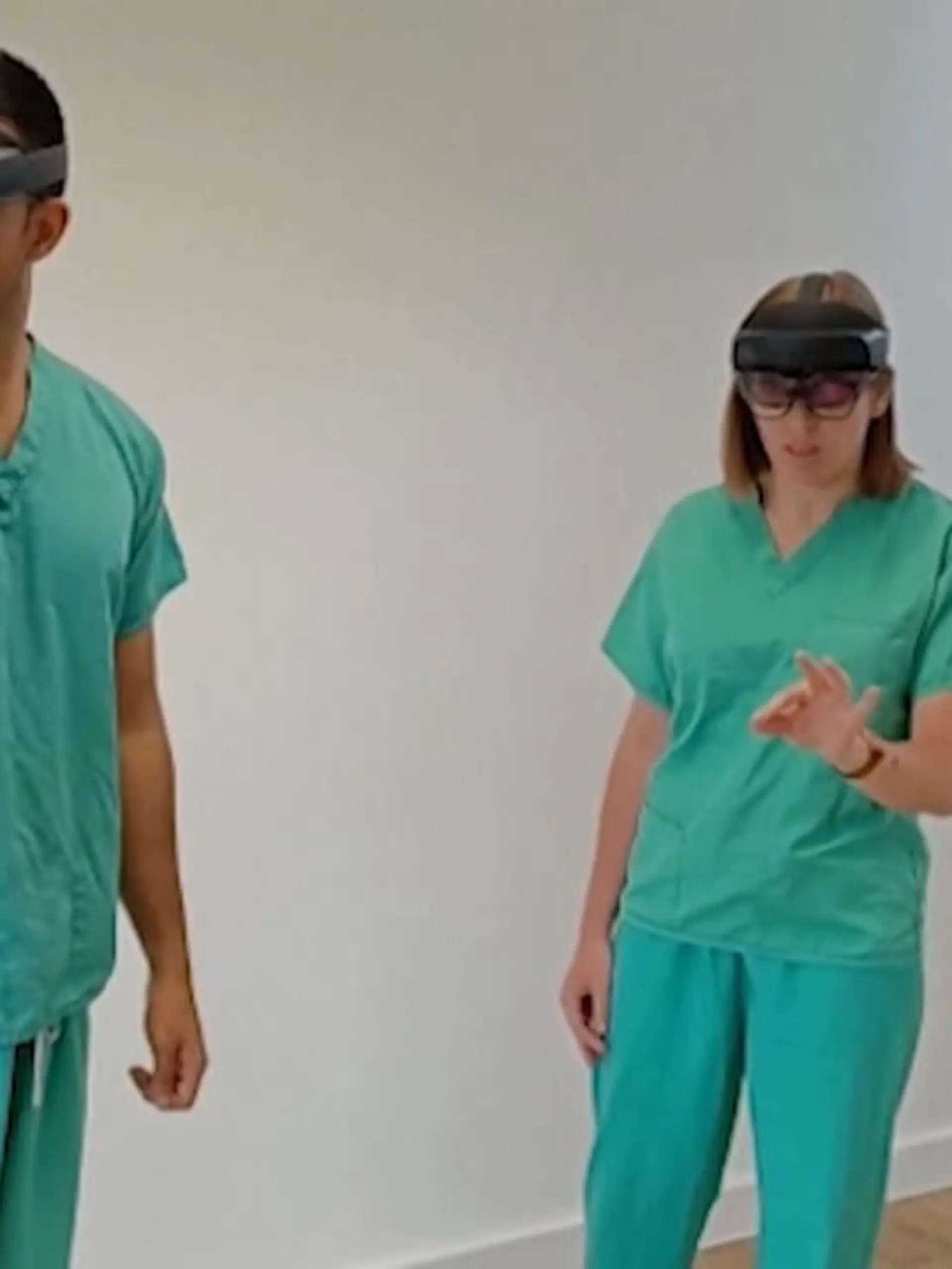 Als Medizin-Student einen Patienten am offenen Herzen operieren? In den meisten Krankenhäusern vermutlich keine gute Idee. Doch mit dieser Erfindung, die aktuell an der britischen Cambridge-Universität getestet wird, wäre das in Zukunft kein Problem mehr.