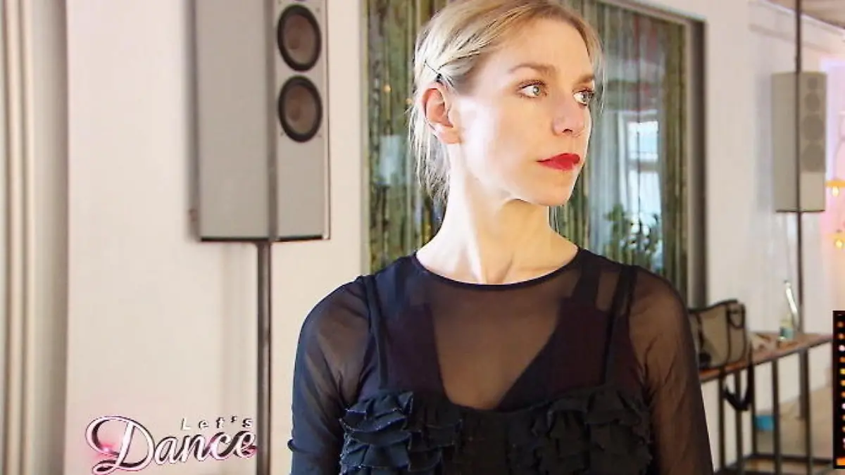 Julia Dietze muss beim Tango Stärke zeigen Let's Dance 2018: 5. Liveshow