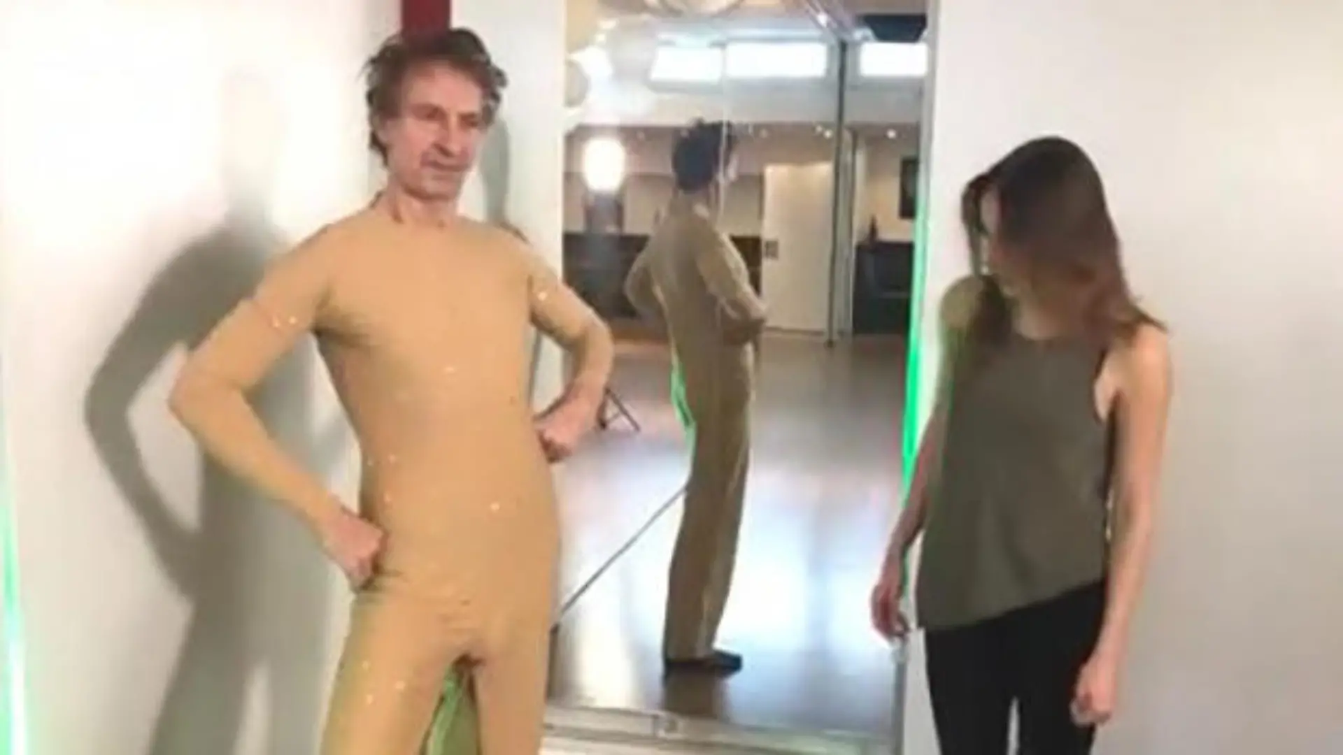 Exklusiv: Ingolf Lück schlüpft in Ekats Tanz-Outfit Versprochen ist versprochen