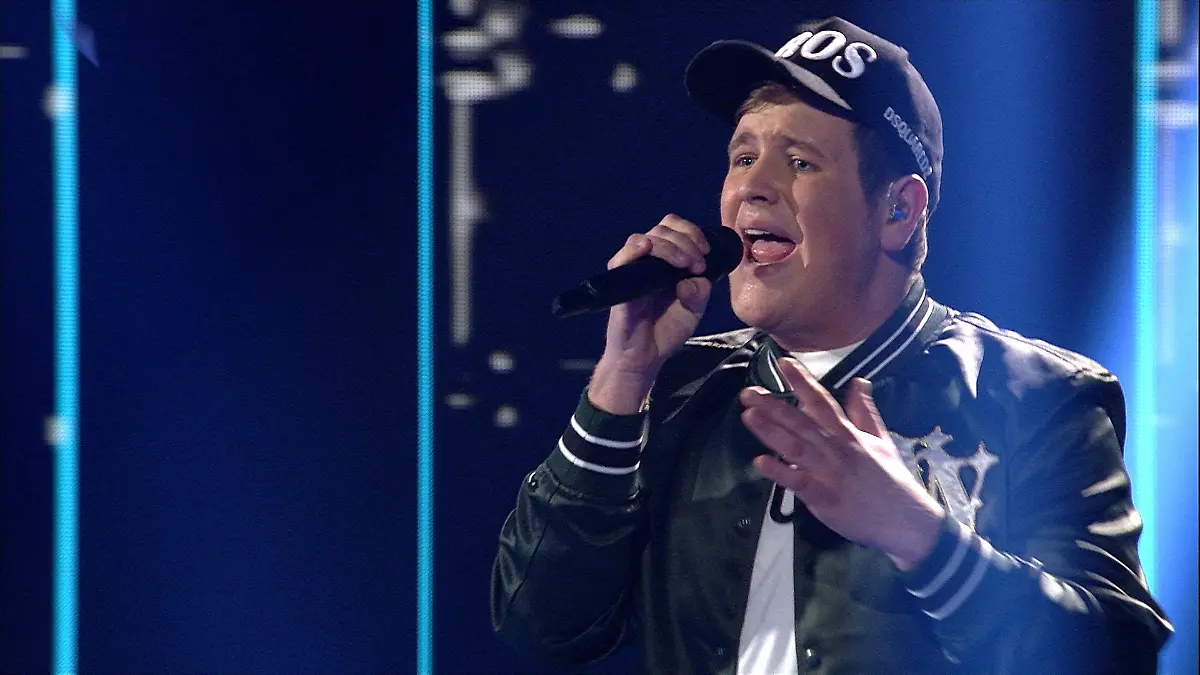 Lukas liefert zu "OK" von James Blunt und Robin Schulz ab  DSDS 2018: Die 1. Live-Mottoshow