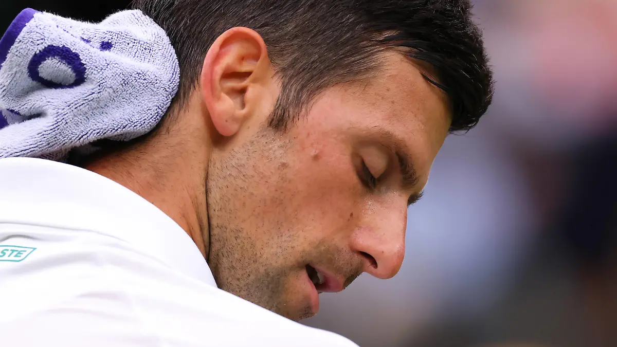 27th June 2022, All England Lawn Tennis and Croquet Club, London, England Wimbledon Tennis tournament Novak Djokovic shows the stress during his match with Soonwoo Kwon in the mens singles PUBLICATIONxNOTxINxUK ActionPlus12402659 ShaunxBrooks