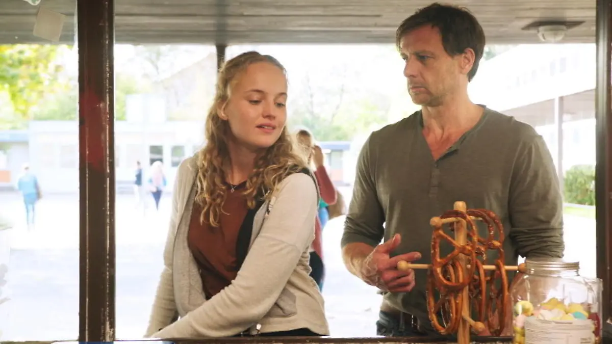 Die blinde Annalena will an die GSG, klappt das? Folge: "Liebe auf'n ersten Blick wird's ja schon mal nich'!"