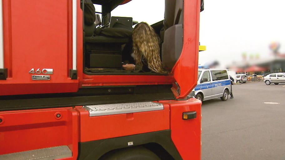 Anhalterin Von Busse Mitgenommen