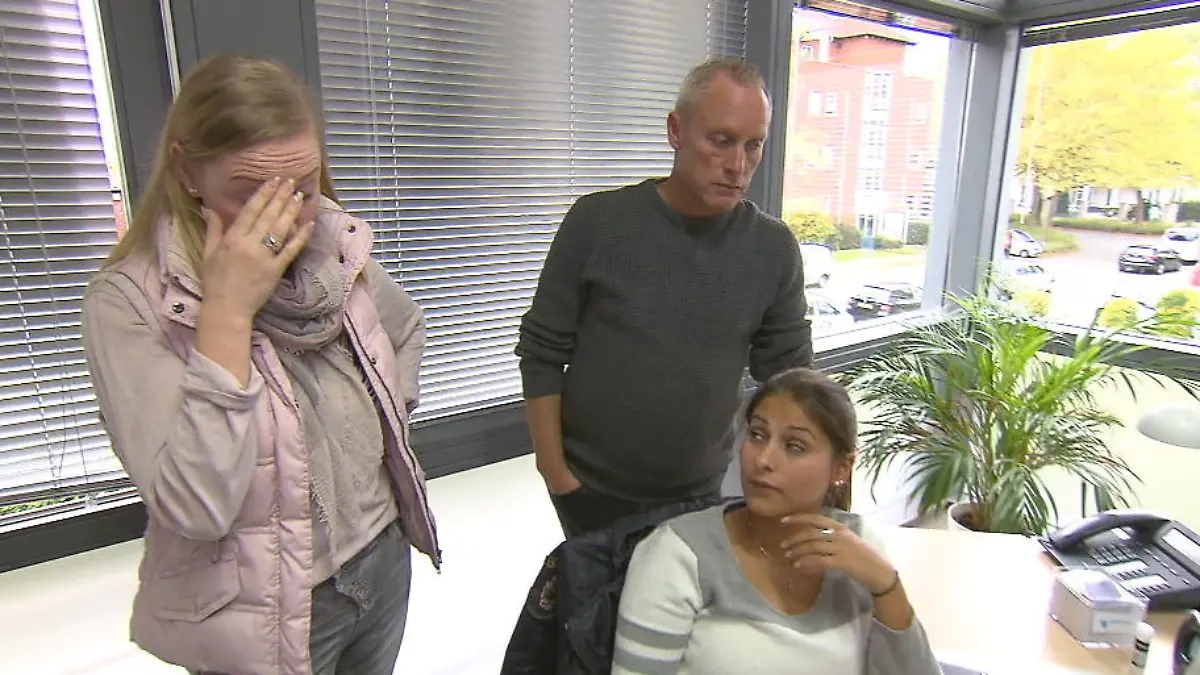 Bedroht ihre Ex-Kollegin die Sanitäterin? Racheakt an Caro Schmitt