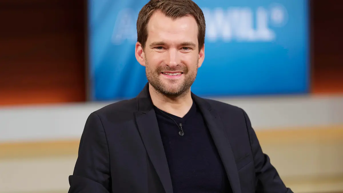  Johannes Vogel bei Anne Will 2022-06-24, Deutschland, Berlin. Johannes Vogel FDP, Stellvertretender Bundesvorsitzender und Erster Parlamentarischer Geschäftsführer der Bundestagsfraktion, zu Gast bei Anne Will im Ersten. Thema der ARD-Politiktalkrunde: Gaskrise in deutschland - wie hart werden die Folgen *** Johannes Vogel on Anne Will 2022 06 24, Germany, Berlin Johannes Vogel FDP , Deputy Federal Chairman and First Parliamentary Secretary of the Bundestag parliamentary group, as a guest on Anne Will im Ersten Topic of the ARD Politiktalkrunde gas crisis in germany how hard will the consequences be