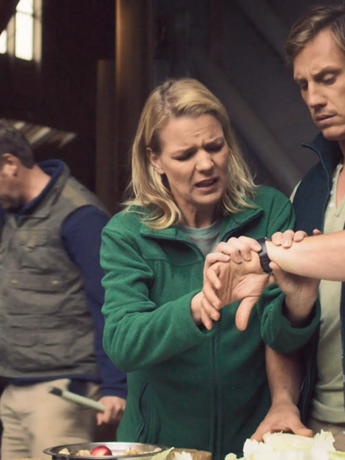 Bild zu: "Eva steckt knietief in der Scheiße"