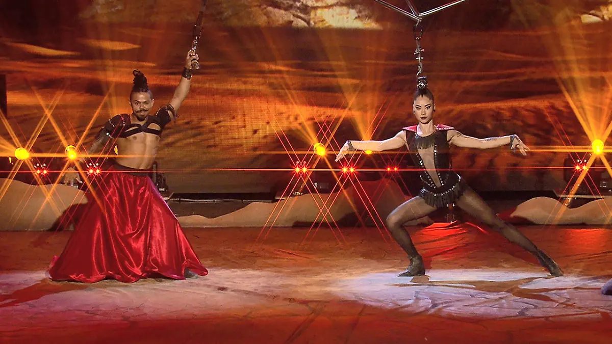 "Duo Nigretai": Geheimnisvolle Ausnahmeakrobaten  Das Supertalent 2017: Das große Finale