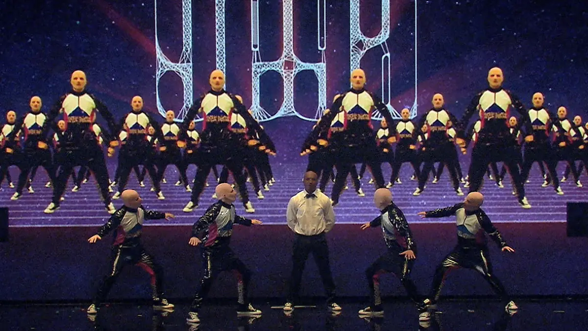"Komplett irre auf höchstem Niveau": Baba Yega  Das Supertalent 2017: Das große Finale