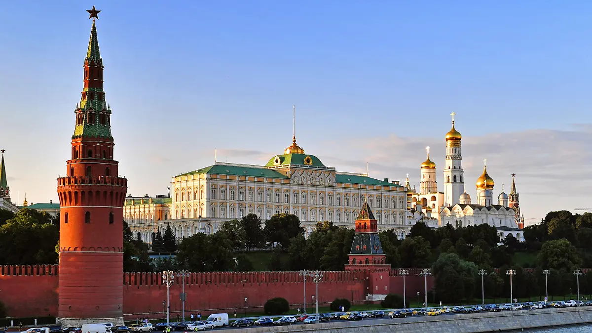 Der Fluss MOSKWA mit KREML in Moskau, Stadtbild, Tourismus, Feature, allgemein, Randmotiv,Abendstimmung, Fussball Weltmeisterschaft 2018 in Russland vom 14.06. - 15.07.2018.