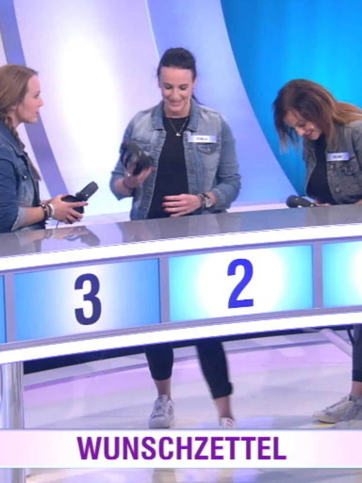 Bild zu: "Oliver hat viele Fragen an die Männer des Feuers"