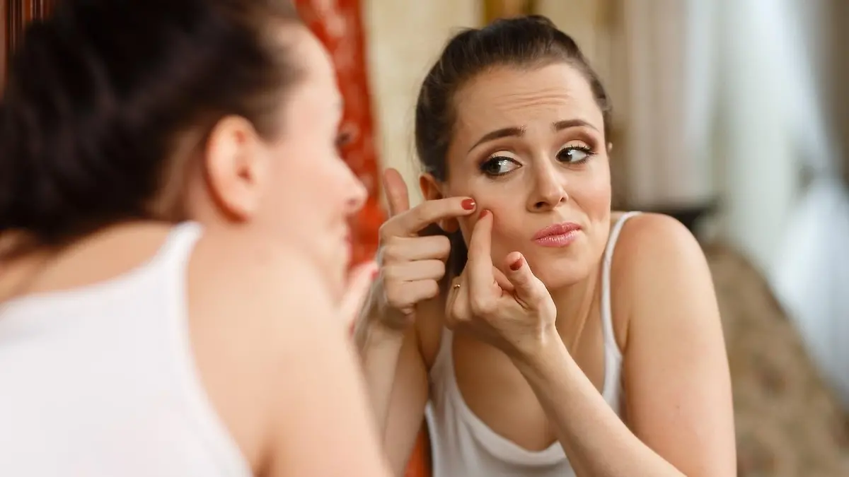 Dieser Fehler verursacht Pickel und du machst ihn jeden Tag Mach' das lieber nicht mehr