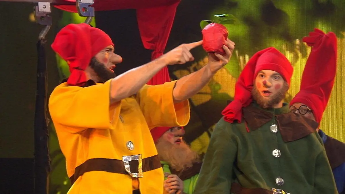 D’Holmikers liefern amüsante Zwergenshow ab Das Supertalent 2015: Finale