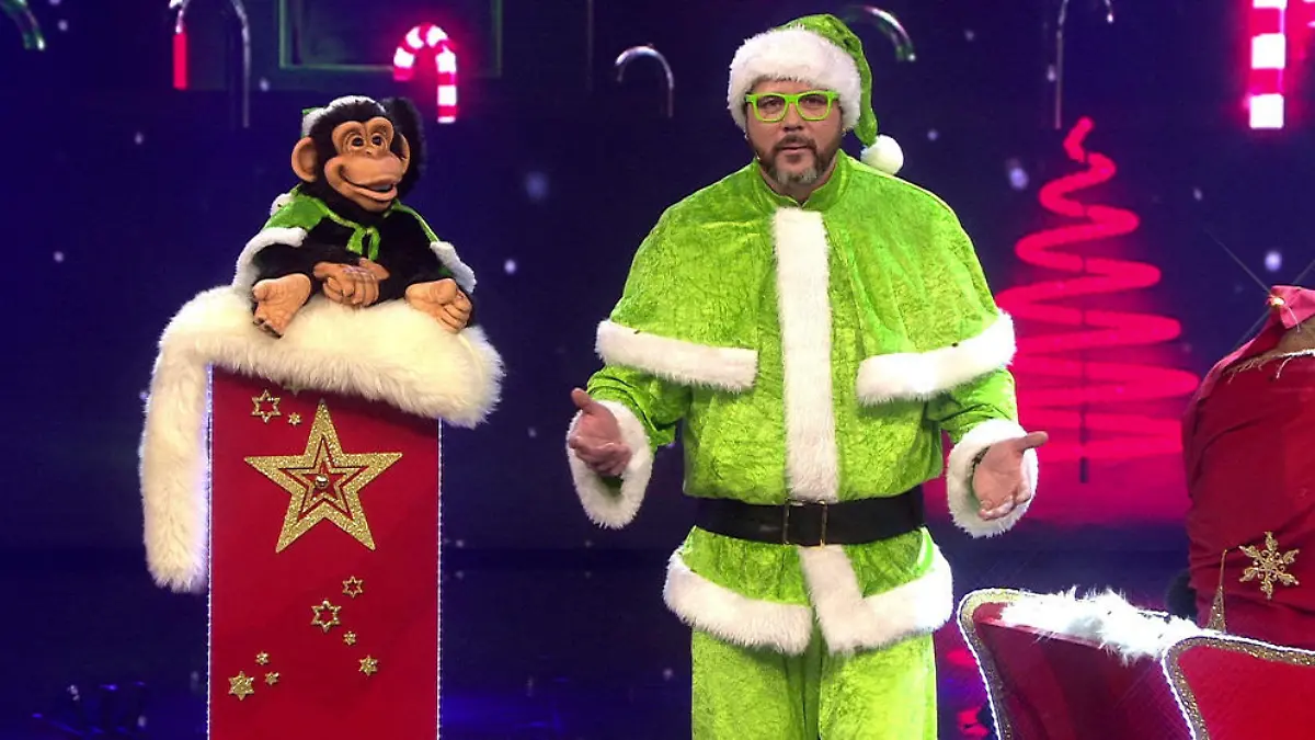 Frank Lorenz und Charly stecken mit Weihnachtslaune an Das Supertalent 2015: Finale