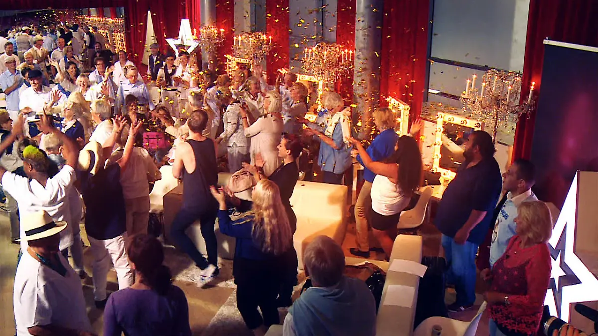 Große Party bei den Kandidaten kurz vor dem Ende Das Supertalent 2015: Castingshow 13